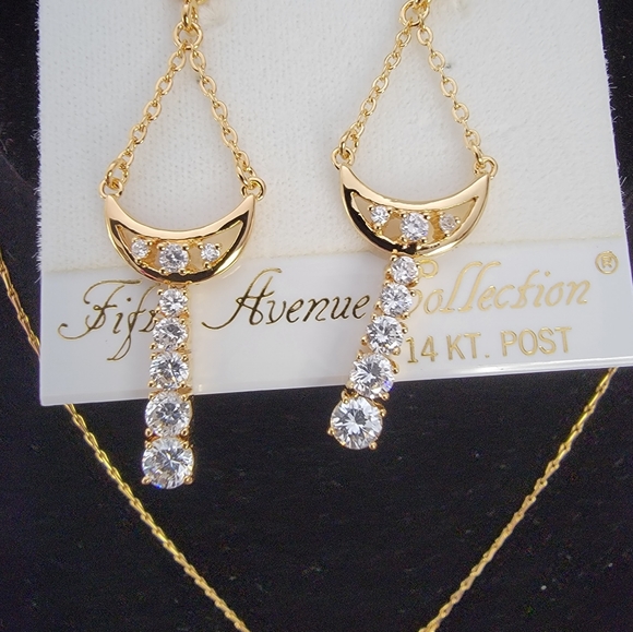 Fifth Avenue necklace and earrings set - Picture 1 of 5